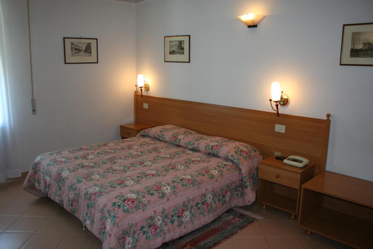 Hotel Castello Mesagne Phòng bức ảnh