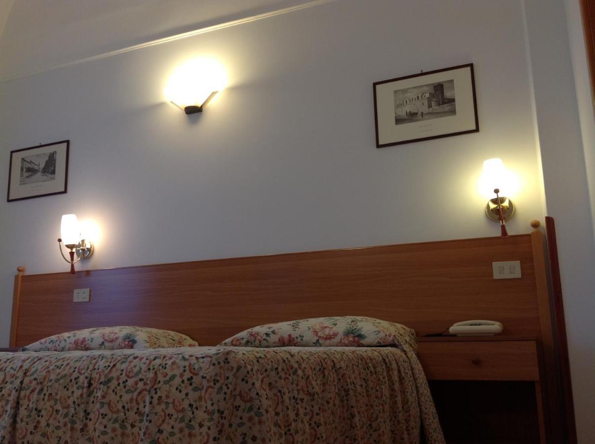 Hotel Castello Mesagne Phòng bức ảnh