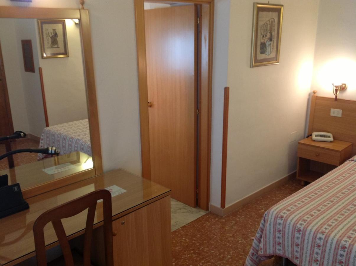 Hotel Castello Mesagne Phòng bức ảnh