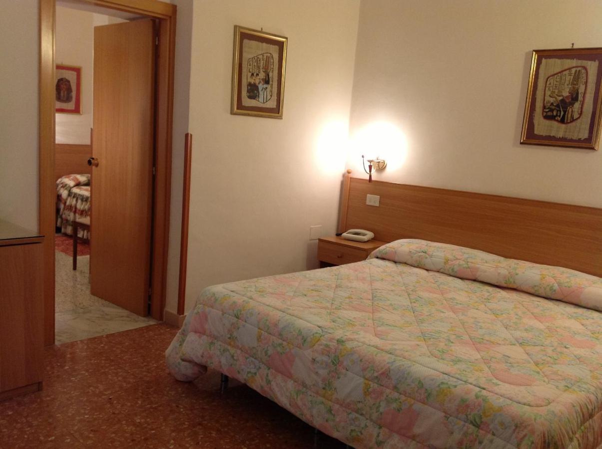 Hotel Castello Mesagne Phòng bức ảnh